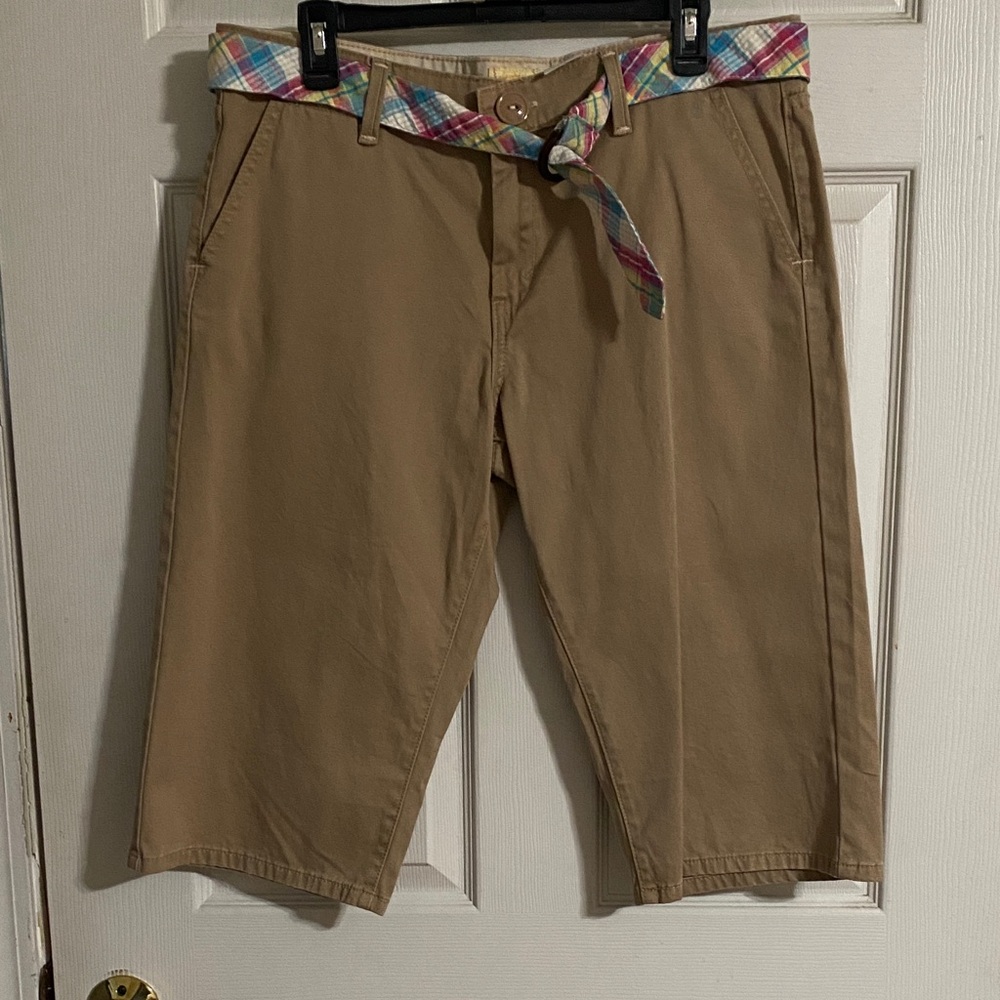 Levi’s Tan Capri Long Bermuda Short with Plaid Belt 14